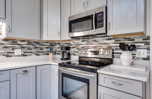 Fleming Island House | 3BR Dog-Friendly Home w/Fenced Yard Near Park & Doctor's Lake