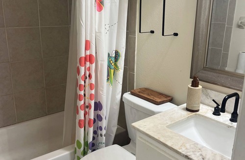 Palm Bay House | 4 bedroom 2 bath Modern Stay near Space Coast + Cozy Patio