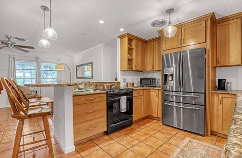 Palm City House | 4br/2ba Zen Garden mins to adventures