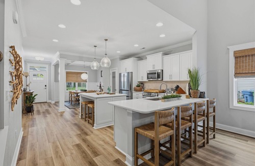 Silver Lake House | 4BR Family Getaway in Wilmington/Fenced Yard & Modern Kitchen