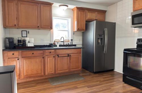 Payne - Phalen House | 4BR St Paul Retreat Near Lake Phalen Sleeps 13
