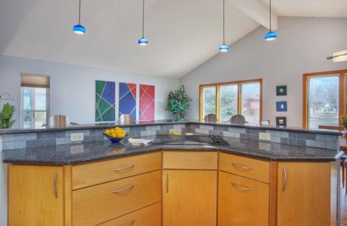 Keewayden House | 5 bedroom, 7 beds, 3 bath - Sleeps 12, Great for Families