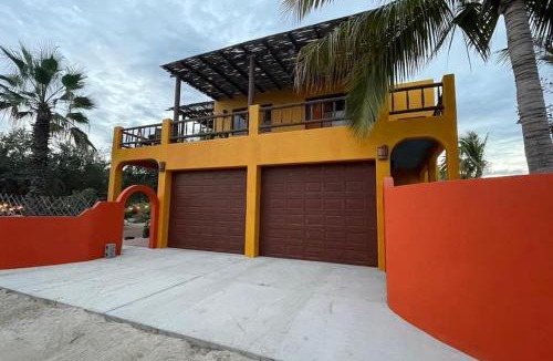 Buenos Aires House | 5 Minutes to Downtown Los Barriles, Walk to Beach