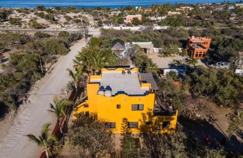 Buenos Aires House | 5 Minutes to Downtown Los Barriles, Walk to Beach