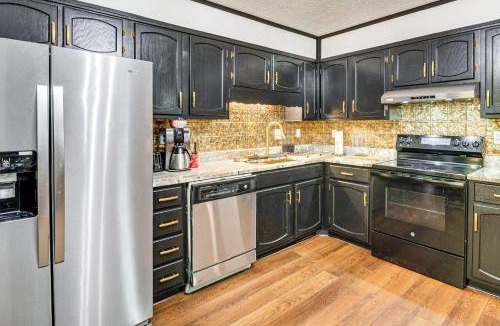 Clarkdale House | 6 Mi to Marietta Square: Family Retreat w/Yard!