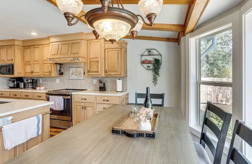Columbia House | 8-Acre Retreat: Pool & Stunning Mt Lassen View!