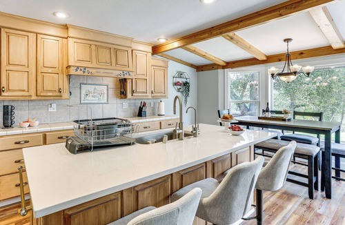 Columbia House | 8-Acre Retreat: Pool & Stunning Mt Lassen View!