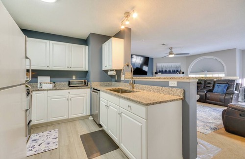 Greensboro Condo | 9 Mi to UNCG & Dtwn: Suburban Family Condo
