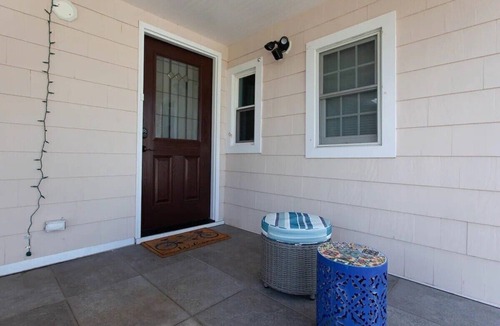 White Plains House | A 1BR close to White Plains Train Station