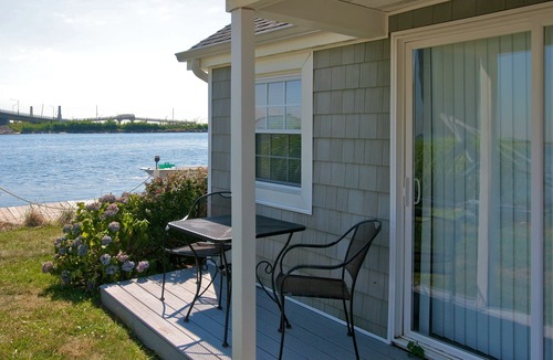 Highlands Cottage | A Great Escape ! One Of A Kind Waterfront Cottage.