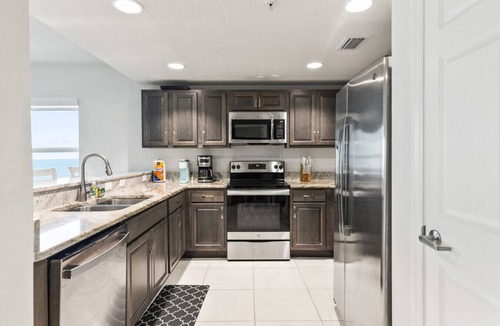 Ocean View Halifax Estates Condo | A Wave From It All Oceanfront Pool