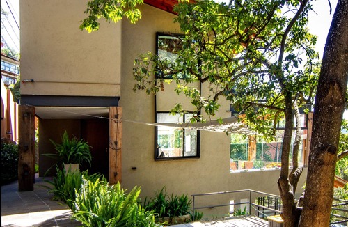 Valle de Bravo House | Above Villa Caparin I Views I XL Hot Tub I Outdoor Living I Heart of Town