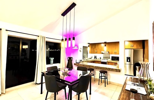 San Antonio Tlayacapan House | Ajijic 2 Bedroom Retreat -Modern Centrally Located -Bikes -Gym -Pickleball Court