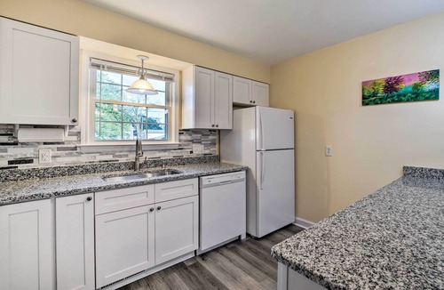 Wilmington House | ‘Apache Trail’ Home - 3 Mi to Masonboro Island!