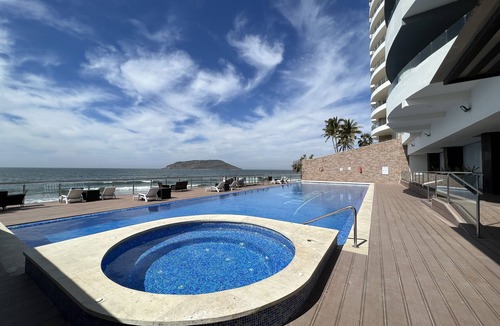 Las Gaviotas Apartment | Apartment with ocean view and private access to the beach