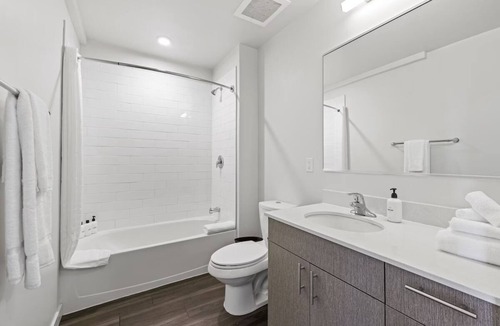 Bluemont Hotel | Arlington Ballston | Spacious Apartment w/Kitchen | Walk to Parks & Dining