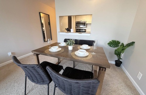 Crystal City Apartment | Arlington Gem Stylish Apt with Pool