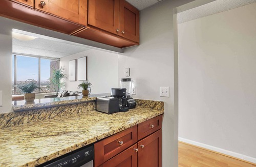 Crystal City Apartment | Arlington Gem Stylish Apt with Pool