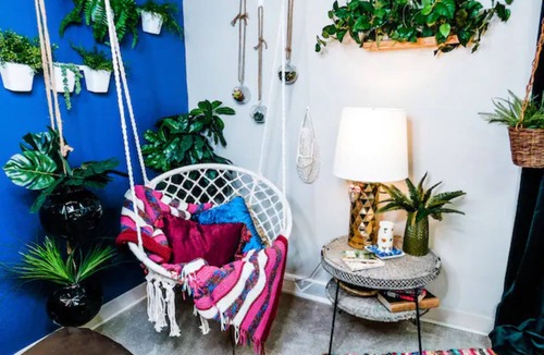 Cape Girardeau Apartment | Artistic and Creative Vibe with Indoor Swing 2 Blocks to Downtown & near SEMO