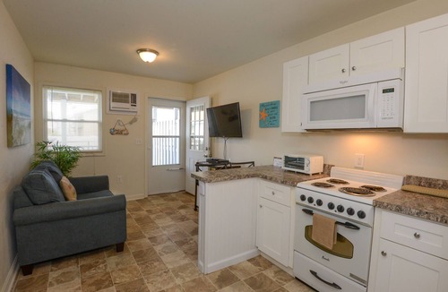 Seaside Heights Condo | AUGUST 8 TO 11 AVAILABLE . FAMILIES/COUPLES ONLY CUTE UNIT WITH POOL