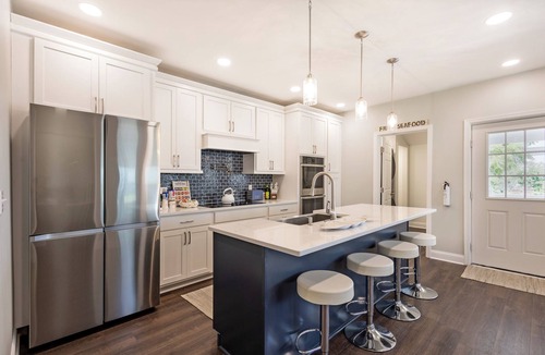 Cambridge House | Aurora Blue - A Stylish Experience