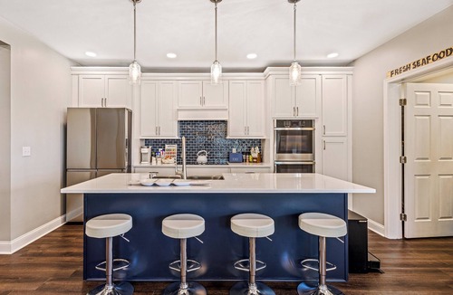 Cambridge House | Aurora Blue - A Stylish Experience
