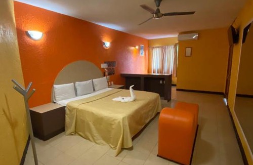 San Raymundo Jalpan Hotel | Auto Hotel Villaferr