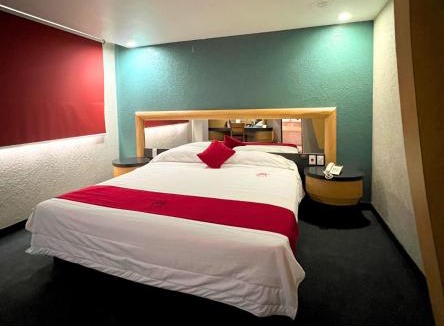 Tlalnepantla de Baz Hotel | Autoparador Del Valle
