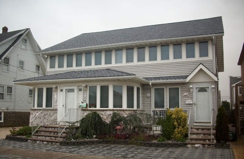 Lavallette House | Available From July 4- July 11 ,upstairs unit. 4500 per week