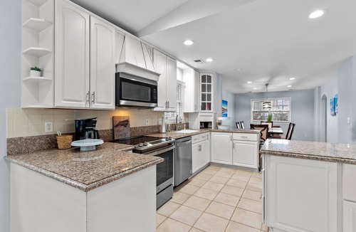 Wilmington House | Awesome Pool, Hot Tub & Amazing Arcade! No cleaning fee! 4 BD Paradise
