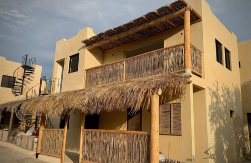 El Pescadero House | Baja Beach Bungalo: Cozy Mexican Bungalow by the Beach