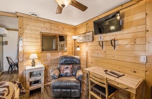 Cedaredge Cabin | Basecamp 2 at the Cedaredge Lodge