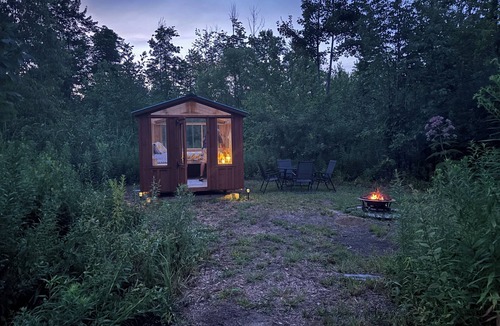 Geneva Cabin | BB Hideaway