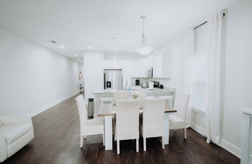 Jacksonville Beach House | Beach & Shops Nearby, Close to Mayo Clinic, Easy Drive to Downtown & Stadium
