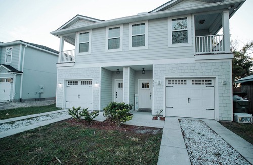 Jacksonville Beach House | Beach & Shops Nearby, Close to Mayo Clinic, Easy Drive to Downtown & Stadium