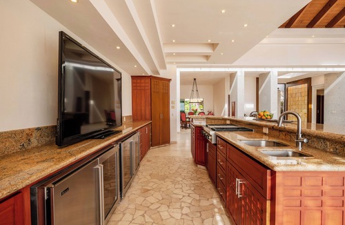 Los Frailes House | Beachfront, incredible views, 4bd, 4+ba, fish/swim/snorkel in the Sea of Cortez