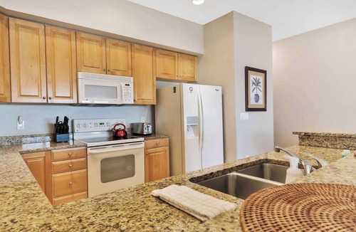 Independence Square Condo | Beachfront condo with pool hot tub and Gulf views from the balcony