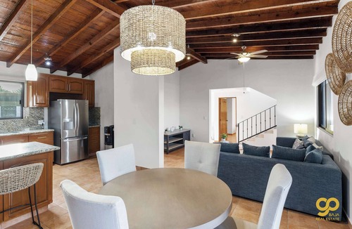 El Centenario House | Beachfront Compound | Pool | BBQ | Best for Groups
