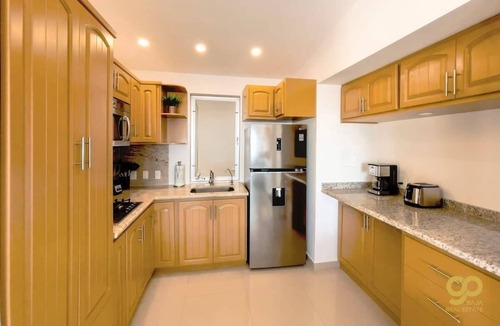 El Centenario House | Beachfront Compound | Pool | BBQ | Best for Groups