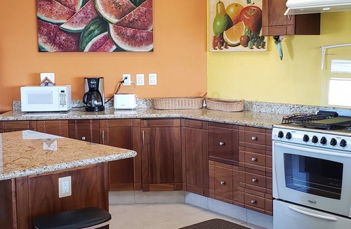 Emiliano Zapata Condo | Beachfront Condominium-Great Prices Great View/No children under 13 allowed