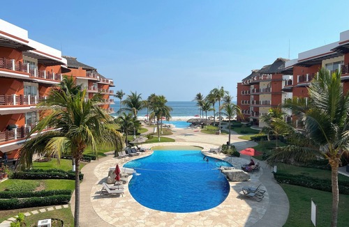 San Pedro Mixtepec Apartment | Beachfront escape! secluded Palmarito beach Penthouse near Puerto Escondido