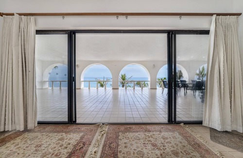 Pescadero Villa | Beachfront Estate - Family and Pet Friendly!