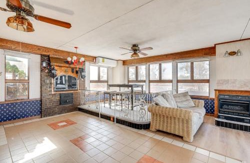 Villas House | Beachfront Home ~ 7 Mi to Cape May!