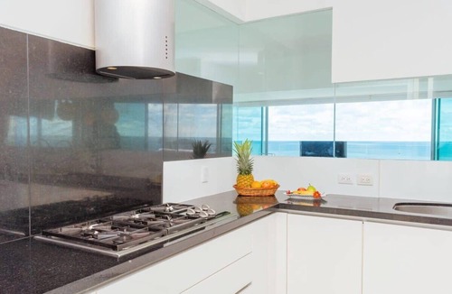 Ixtapa Apartment | Beachfront Luxe Penthouse Private Pool and Spa Tub