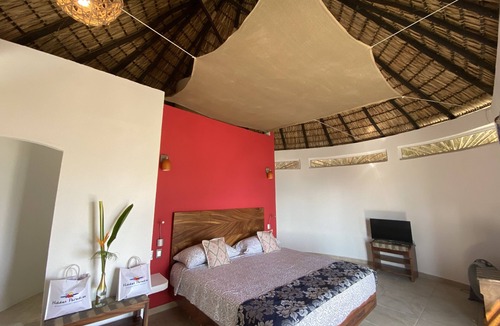 Santa Maria Tonameca Hotel | Beachfront villa is settled in Playa Agua Blanca 25 min from Puerto Escondido.