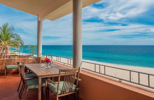 San Jose del Cabo Condo | Beachfront Paradise, right on the ocean!