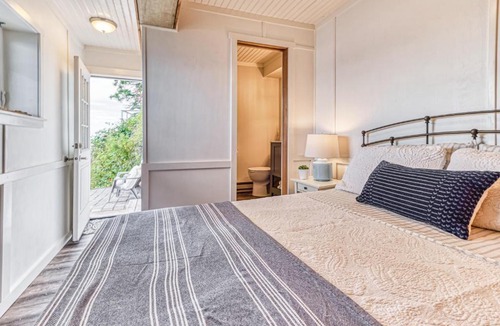 Point Roberts Apartment | Beachfront Studio w/Lovely Views, Private Patio