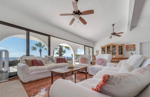 Pescadero House | Beachfront Villa + Casitas w/ pool - perfect for Reunions, Weddings & Retreats!