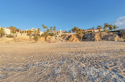 Pescadero House | Beachfront Villa + Casitas w/ pool - perfect for Reunions, Weddings & Retreats!