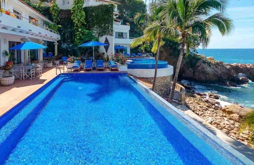 El Caloso Villa | Beautiful BeachFront luxury villa Puerto Vallarta - Mexico